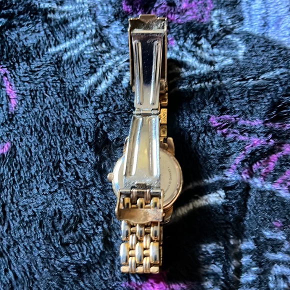 DISNEY MICKEY MOUSE WOMENS WATCH - Picture 8 of 12